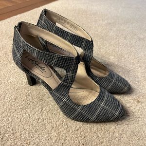 Women’s plaid heels size 8.5